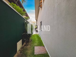 Casa Duplex Altissimo Padrao no Alphaville Eusebio (Porteira Fechada) - 5 suítes, energia solar, automatizada, escritorio, closet, adega, piscina, spa aquecido, deck, churrasqueira, carregador carro eletrico, 3 vagas - 467m² - R$ 5.700.000 - Alpha Eusebio