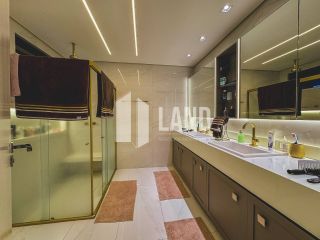 Casa Duplex Altissimo Padrao no Alphaville Eusebio (Porteira Fechada) - 5 suítes, energia solar, automatizada, escritorio, closet, adega, piscina, spa aquecido, deck, churrasqueira, carregador carro eletrico, 3 vagas - 467m² - R$ 5.700.000 - Alpha Eusebio