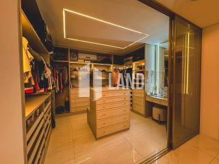 Casa Duplex Altissimo Padrao no Alphaville Eusebio (Porteira Fechada) - 5 suítes, energia solar, automatizada, escritorio, closet, adega, piscina, spa aquecido, deck, churrasqueira, carregador carro eletrico, 3 vagas - 467m² - R$ 5.700.000 - Alpha Eusebio