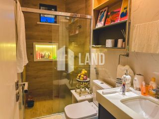 Casa Duplex Altissimo Padrao no Alphaville Eusebio (Porteira Fechada) - 5 suítes, energia solar, automatizada, escritorio, closet, adega, piscina, spa aquecido, deck, churrasqueira, carregador carro eletrico, 3 vagas - 467m² - R$ 5.700.000 - Alpha Eusebio