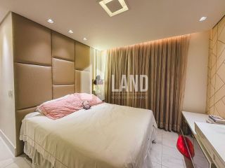 Casa Duplex Altissimo Padrao no Alphaville Eusebio (Porteira Fechada) - 5 suítes, energia solar, automatizada, escritorio, closet, adega, piscina, spa aquecido, deck, churrasqueira, carregador carro eletrico, 3 vagas - 467m² - R$ 5.700.000 - Alpha Eusebio