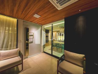 Casa Duplex Altissimo Padrao no Alphaville Eusebio (Porteira Fechada) - 5 suítes, energia solar, automatizada, escritorio, closet, adega, piscina, spa aquecido, deck, churrasqueira, carregador carro eletrico, 3 vagas - 467m² - R$ 5.700.000 - Alpha Eusebio