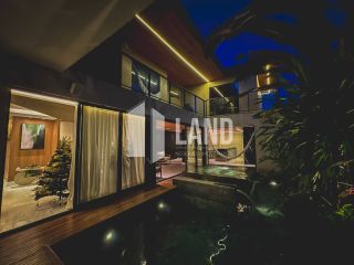 Casa Duplex Altissimo Padrao no Alphaville Eusebio (Porteira Fechada) - 5 suítes, energia solar, automatizada, escritorio, closet, adega, piscina, spa aquecido, deck, churrasqueira, carregador carro eletrico, 3 vagas - 467m² - R$ 5.700.000 - Alpha Eusebio