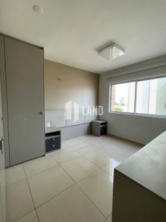 Apartamento no Bairro De Fátima, localização privilegiada. Apartamento de 105m2 03 quartos sendo 01 Suite, sala de estar e jantar em L,escritório,cozinha com entrada independente, lavanderia e banheiro de Serviço. Ambiente todo cômodos com móveis planejad