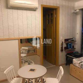 APARTAMENTO A VENDA EM CONDOMÍNIO DE ALTO PADRÃO. - POR R$ 2.100.000,00