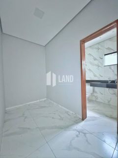 Casa Para Vender com 3 quartos 2 suítes no bairro Parque Piauí em Timon