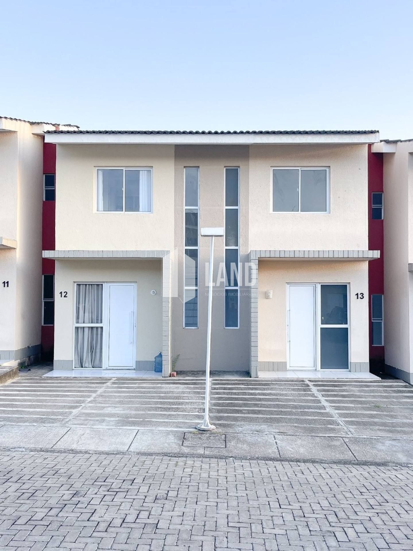 Casa de Condomínio Para Vender com 02 quartos 02 suítes no bairro Escolha um bairro... em Fortaleza