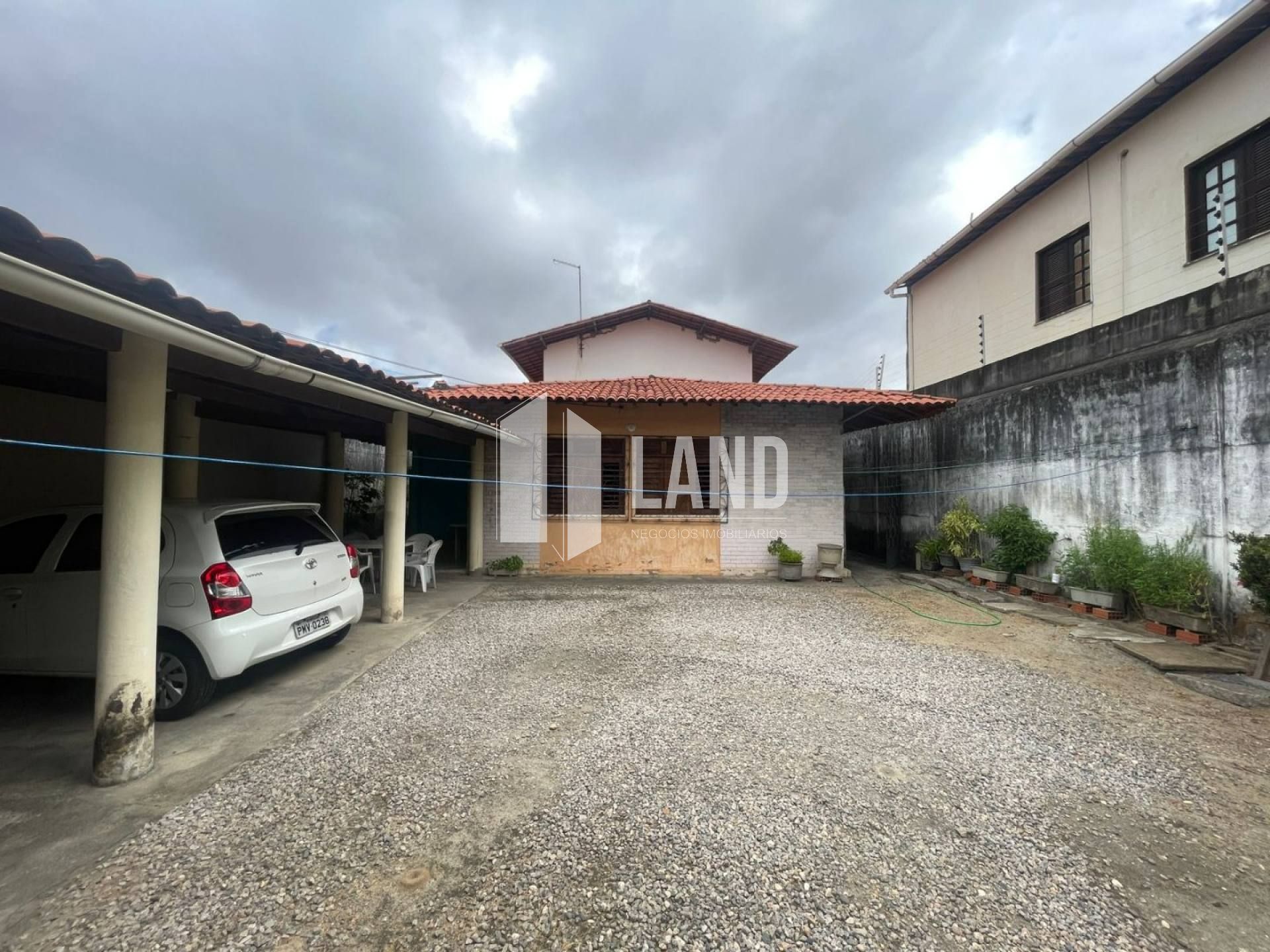 Casa 4 quartos no bairro Itaperi em Fortaleza - R$500.000,00