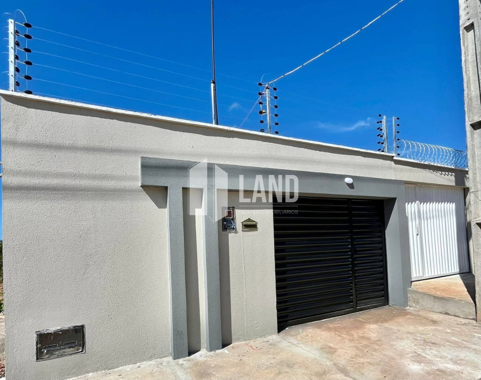 Vende-se casa com 2 quartos 1 suítes no bairro Joia em Timon