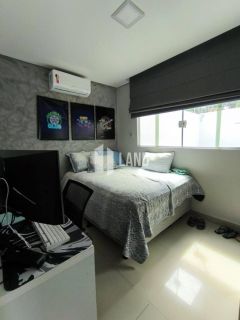 Casa Para Vender com 4 quartos 1 suítes no bairro Angelim em Teresina