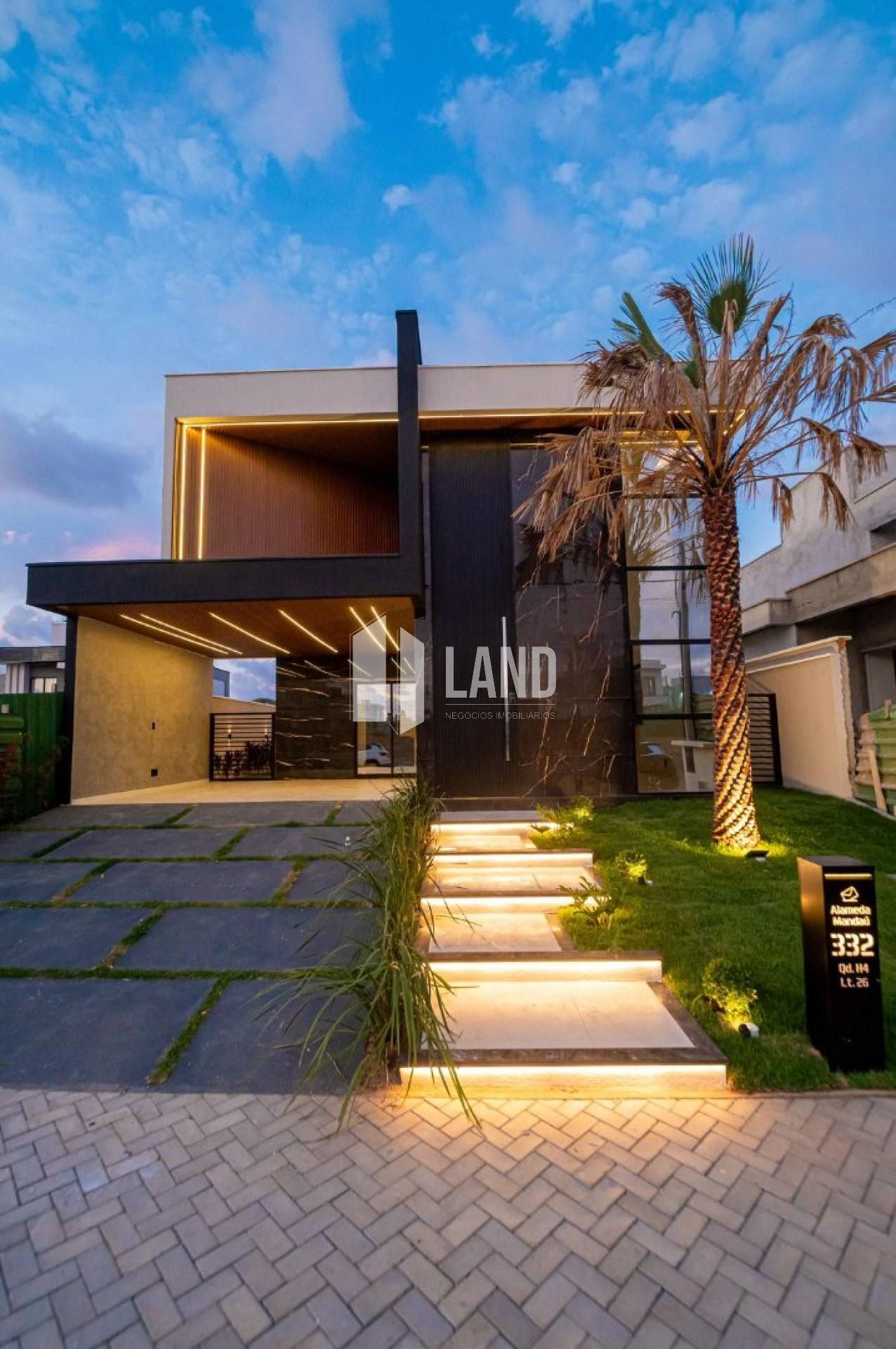 CASA PLANA DE ALTO PADRÃO NA CIDADE ALPHA - POR R$ 1.290.000,00