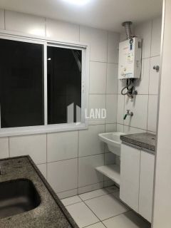 Apartamento para vender no Residencial Villa Treviso, com 02 quartos sendo 1 suíte, banheiro social, varanda, 1 vaga de garagem, lazer completo, 56m2 - R$ 340.000 - na região da Maraponga, a poucos metros da Av. Bernardo Manuel - Fortaleza/Ce