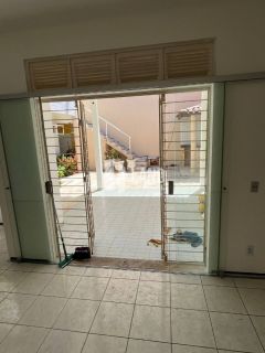 Excelente imóvel amplo e bem localizado - Por R$ 649.000,00