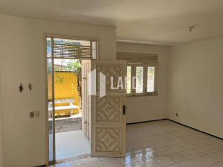 Imóvel Comercial Amplo com 300m² em Localização Estratégica - Por R$ 649.000,00