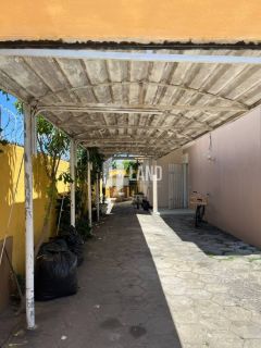 Imóvel Comercial Amplo com 300m² em Localização Estratégica - Por R$ 649.000,00