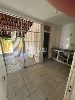 Imóvel Comercial Amplo com 300m² em Localização Estratégica - Por R$ 649.000,00