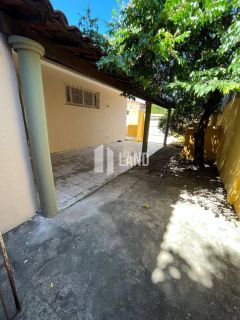 Imóvel Comercial Amplo com 300m² em Localização Estratégica - Por R$ 649.000,00