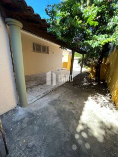 Imóvel Comercial Amplo com 300m² em Localização Estratégica - Por R$ 649.000,00