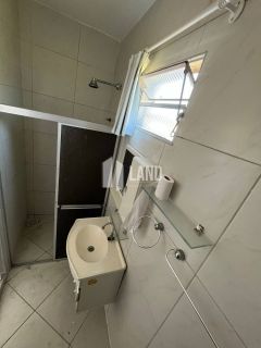 Imóvel Comercial Amplo com 300m² em Localização Estratégica - Por R$ 649.000,00