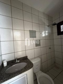 DUPLEX, em ótimo estado de conservação, com 3 quartos 1 suítes no bairro Eng Luciano Cavalcante