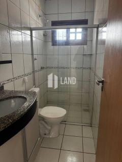 DUPLEX, em ótimo estado de conservação, com 3 quartos 1 suítes no bairro Eng Luciano Cavalcante