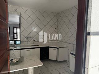 DUPLEX, em ótimo estado de conservação, com 3 quartos 1 suítes no bairro Eng Luciano Cavalcante