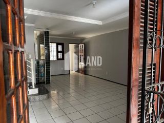 DUPLEX, em ótimo estado de conservação, com 3 quartos 1 suítes no bairro Eng Luciano Cavalcante