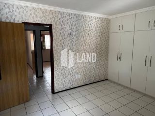 DUPLEX, em ótimo estado de conservação, com 3 quartos 1 suítes no bairro Eng Luciano Cavalcante