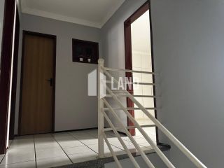 DUPLEX, em ótimo estado de conservação, com 3 quartos 1 suítes no bairro Eng Luciano Cavalcante