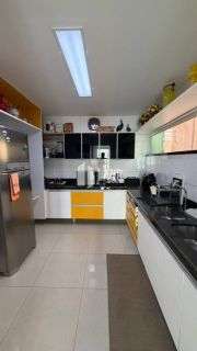 Casa de Condomínio Para Vender com 4 quartos 4 suítes no bairro Morros em Teresina