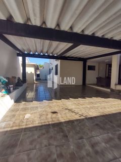 Casa Para Alugar com 5 quartos 5 suítes no bairro Cristo Rei em Teresina