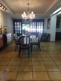 Casa Para Alugar com 5 quartos 5 suítes no bairro Cristo Rei em Teresina