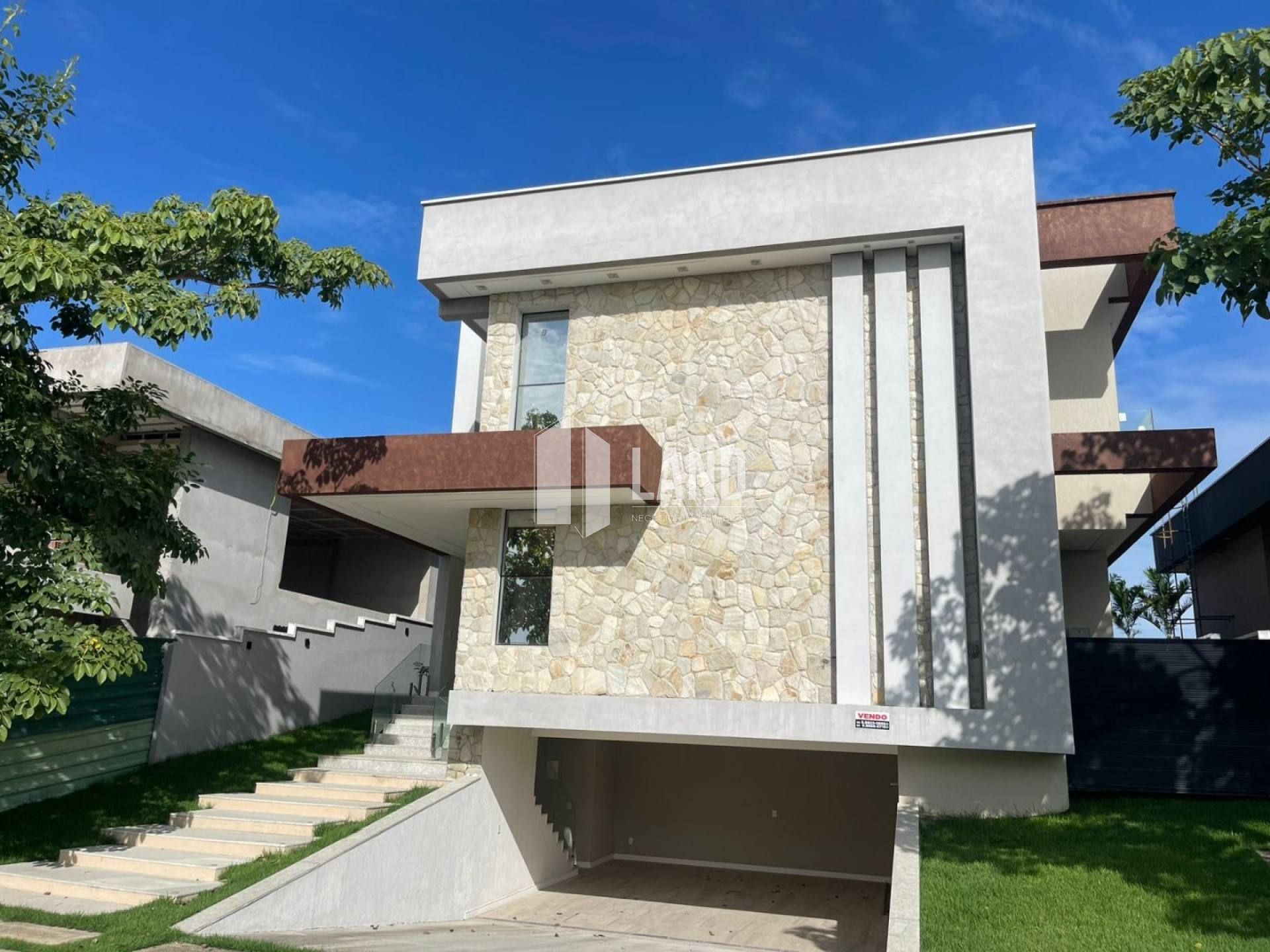 CASA DE ALTO PADRÃO NA CIDADE ALPHA - R$ 2.600.000,00