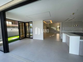 CASA DE ALTO PADRÃO NA CIDADE ALPHA - R$ 2.600.000,00