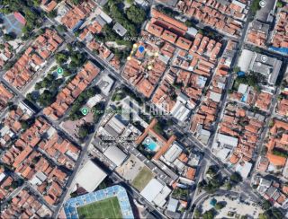 Terreno com 1.000m² (20x50) com uma Casa construída com 500m² para vender com 5 quartos, 5 banheiros, 10 vagas, quintal, 1.000m² - R$ 1.500.000 - próximo ao Estádio Presidente Vargas (PV) e a Av. Treze de Maio - Benfica - Fortaleza/CE