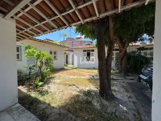 CASA PARA ALUGAR COM 500M² CONSTRUÍDA EM UM TERRENO DE 1.000M² (20X50) COM 5 QUARTOS, 5 BANHEIROS, 10 VAGAS, QUINTAL - 500M² - R$ 8.500 (MÊS) - PRÓXIMA AO ESTÁDIO PRESIDENTE VARGAS (PV) E A AV. TREZE DE MAIO - BENFICA - FORTALEZA/CE