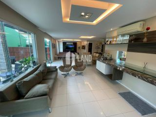 Casa de Alto Padrão no Centro do Eusébio com 351m² e Área de Lazer Privativa - Por R$ 1.150.000,00