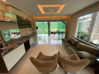 Casa de Alto Padrão no Centro do Eusébio com 351m² e Área de Lazer Privativa - Por R$ 1.150.000,00