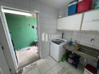 Casa de Alto Padrão no Centro do Eusébio com 351m² e Área de Lazer Privativa - Por R$ 1.150.000,00