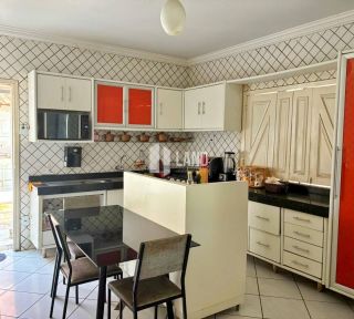 Casa com 4 quartos 1 suítes no bairro Tabuleta em Teresina
