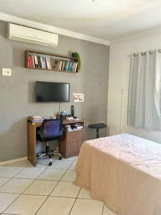 Casa Para Vender com 4 quartos 1 suítes no bairro Tabuleta em Teresina