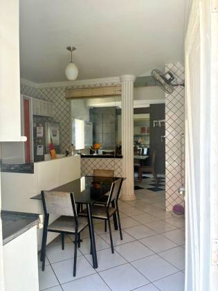 Casa Para Vender com 4 quartos 1 suítes no bairro Tabuleta em Teresina