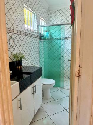 Casa Para Vender com 4 quartos 1 suítes no bairro Tabuleta em Teresina