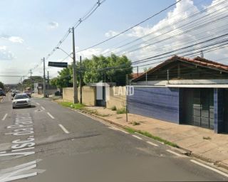 Vende-se casa comercial na zona leste em Teresina