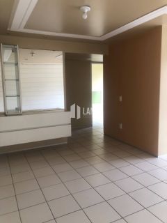 Apartamento para vender, com 02 quartos sendo 1 suíte com closet, banheiro social, móveis fixos projetados, varanda integrada com a sala, 1 vaga de garagem, salão de festas, 93m2 - R$ 420.000 - Bairro: Varjota - Fortaleza/CE