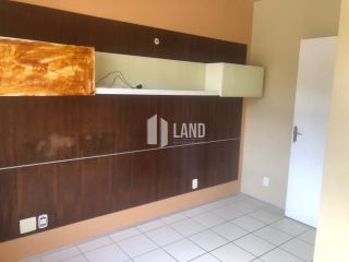 Apartamento para vender, com 02 quartos sendo 1 suíte com closet, banheiro social, móveis fixos projetados, varanda integrada com a sala, 1 vaga de garagem, salão de festas, 93m2 - R$ 420.000 - Bairro: Varjota - Fortaleza/CE