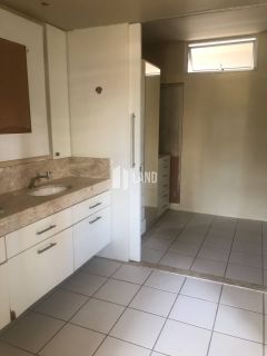 Apartamento para vender, com 02 quartos sendo 1 suíte com closet, banheiro social, móveis fixos projetados, varanda integrada com a sala, 1 vaga de garagem, salão de festas, 93m2 - R$ 420.000 - Bairro: Varjota - Fortaleza/CE