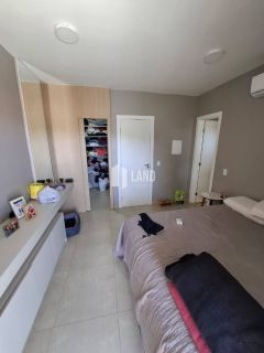 Casa DUPLEX a Venda, com 3 suítes, sendo 1 reversível, 3 vagas e MOBILIADA no Eusébio.