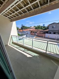 Casa DUPLEX a Venda, com 3 suítes, sendo 1 reversível, 3 vagas e MOBILIADA no Eusébio.