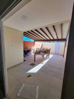 Casa DUPLEX a Venda, com 3 suítes, sendo 1 reversível, 3 vagas e MOBILIADA no Eusébio.